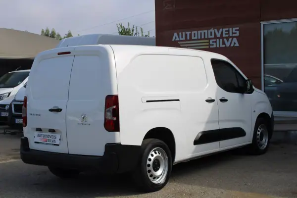 Peugeot Partner 1.5 BlueHDI Premium Longa 2020 - 14990 EUR, 176000 km - AUTO.MOTO.pt - 176000km - foto 8 de 18