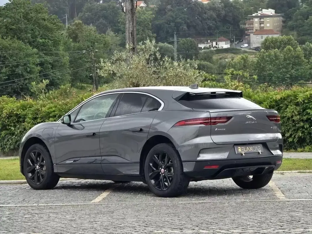 Jaguar I-Pace 2020 - 27999 EUR, 93000 km - AUTO.MOTO.pt - 93000km - foto 25 de 28