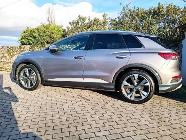 Audi Q4 e-tron 2023 - 36500 EUR, 36000 km - AUTO.MOTO.pt - 36000km - foto 4 de 18