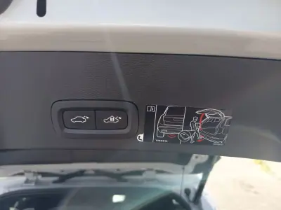 Volvo XC 40 2020 - 23990 EUR, 116700 km - AUTO.MOTO.pt - 116700km - foto 14 de 26