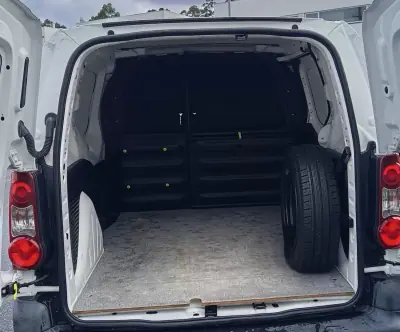 Citroën e-Berlingo 2019 - 9490 EUR, 24500 km - AUTO.MOTO.pt - 24500km - foto 9 de 17