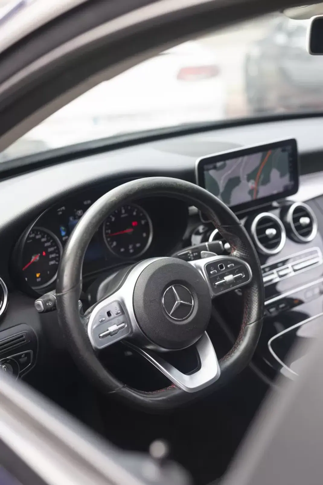 Mercedes-Benz C 180 2019 - 21900 EUR, 186430 km - AUTO.MOTO.pt - 186430km - foto 15 de 36