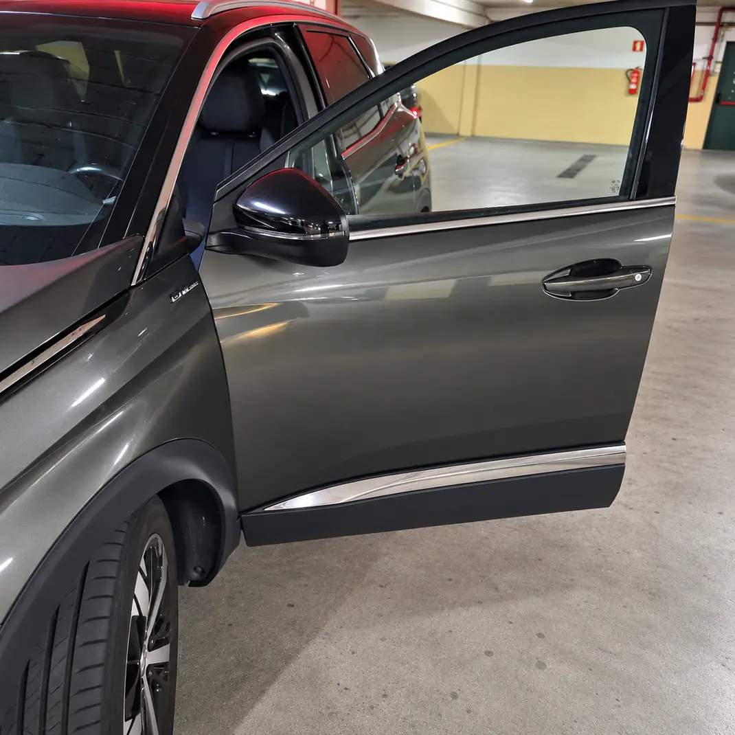 Peugeot 3008 2017 - 16300 EUR, 185179 km - 185179km - foto 4 de 15