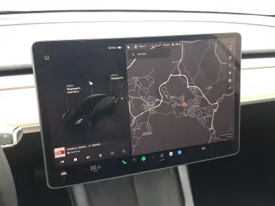 Tesla Model 3 2022 - 32490 EUR, 88297 km - AUTO.MOTO.pt - 88297km - foto 13 de 19