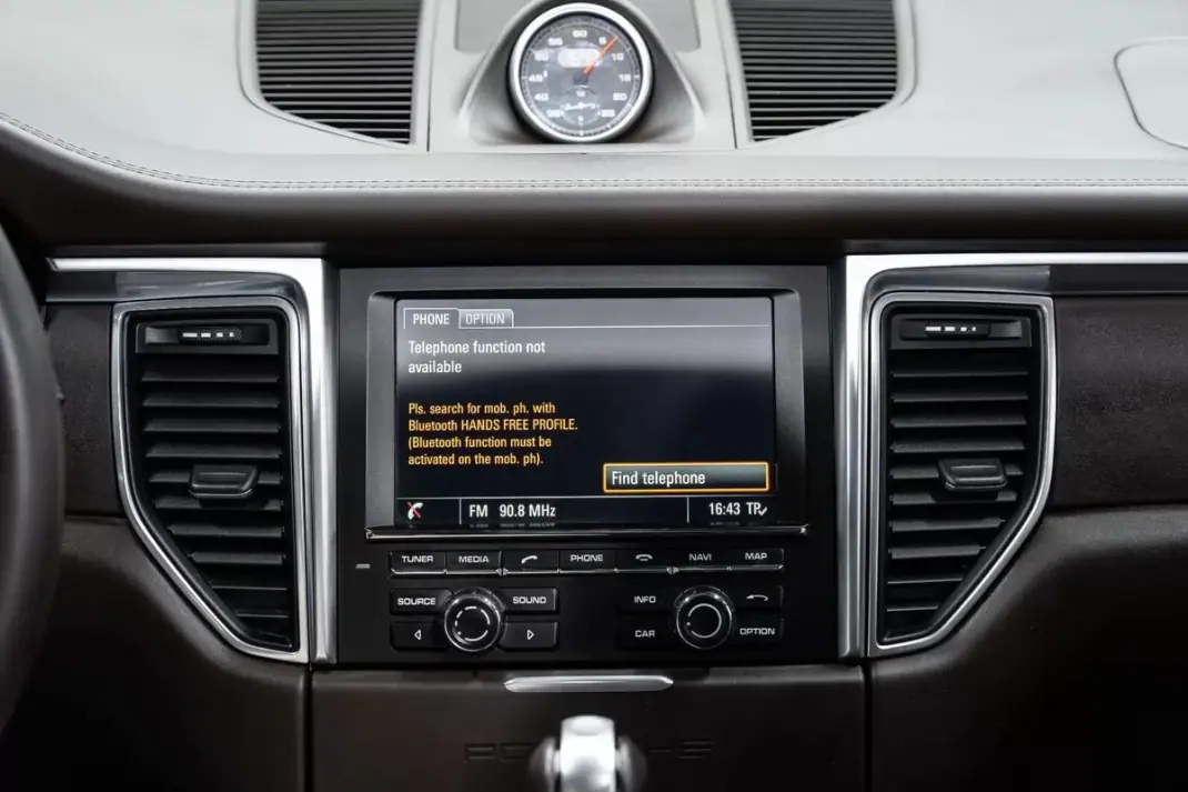 Porsche Macan 2016 - 49950 EUR, 131000 km - AUTO.MOTO.pt - 131000km - foto 41 de 53