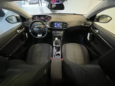 Peugeot 308 SW 2014 - 6990 EUR, 298000 km - AUTO.MOTO.pt - 298000km - foto 4 de 37