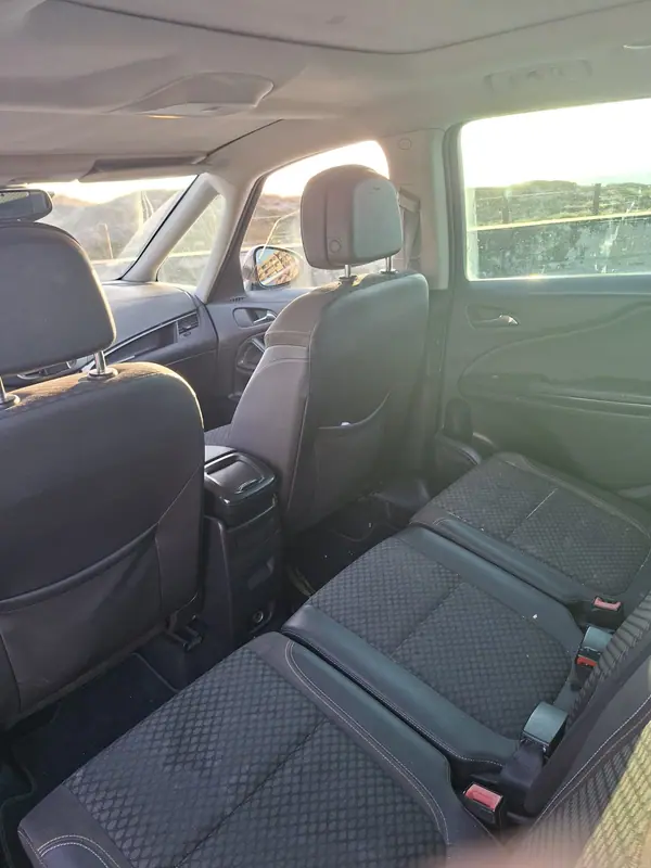 Opel Zafira 2016 - 7000 EUR, 255000 km - AUTO.MOTO.pt - 255000km - foto 8 de 8