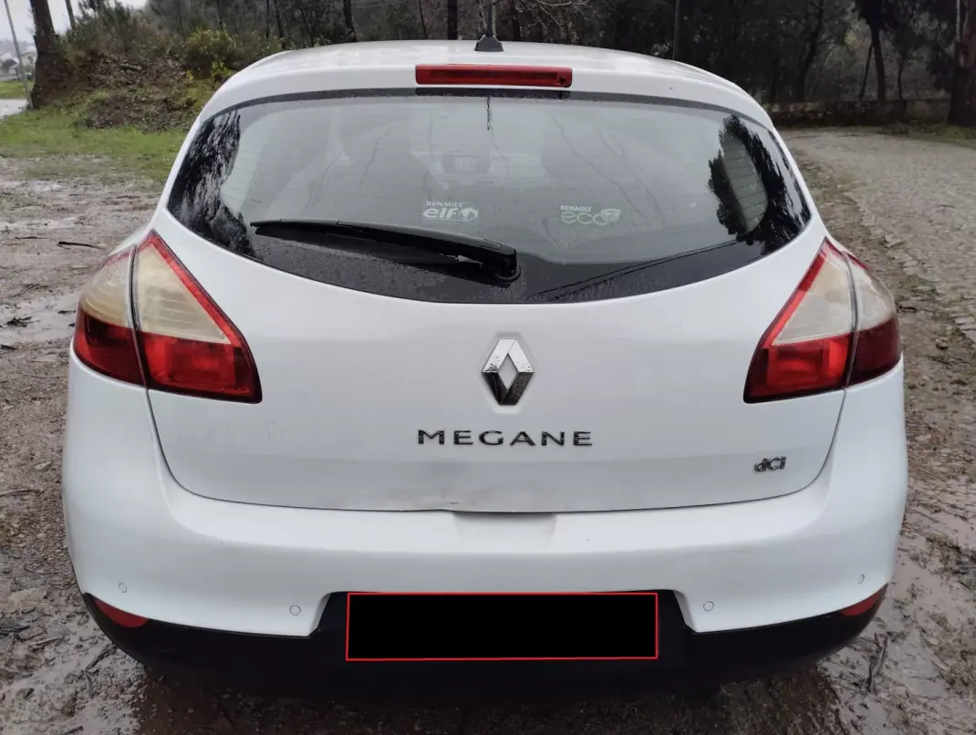 Renault Mégane 2013 - 3750 EUR, 320000 km - AUTO.MOTO.pt - 320000km - foto 5 de 27