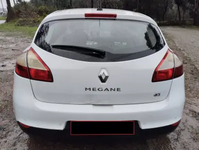 Renault Mégane 2013 - 3750 EUR, 320000 km - AUTO.MOTO.pt - 320000km - foto 5 de 27