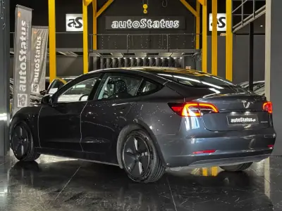 Tesla Model 3 2022 - 29990 EUR, 125900 km - AUTO.MOTO.pt - 125900km - foto 13 de 31