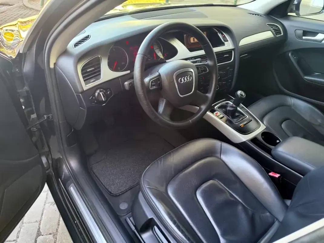 Audi A4 Avant 2010 - 10980 EUR, 243000 km - 243000km - foto 14 de 33