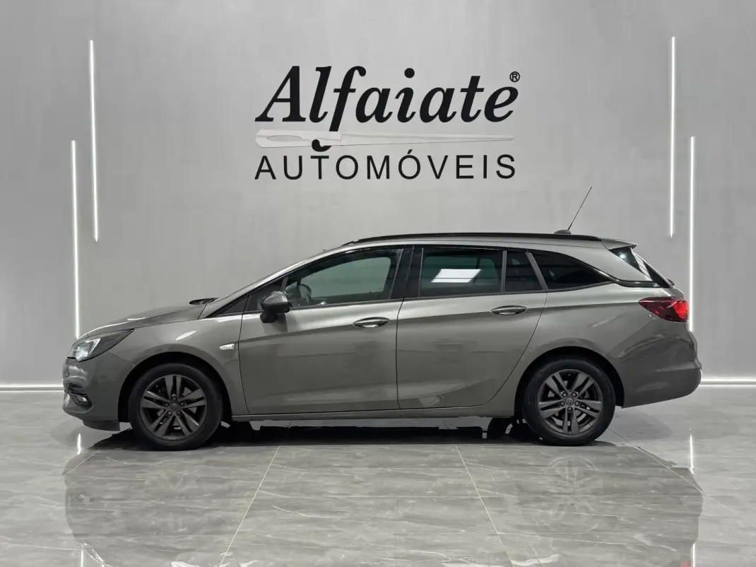 Opel Astra Sports Tourer 2019 - 11990 EUR, 117000 km - 117000km - foto 13 de 24