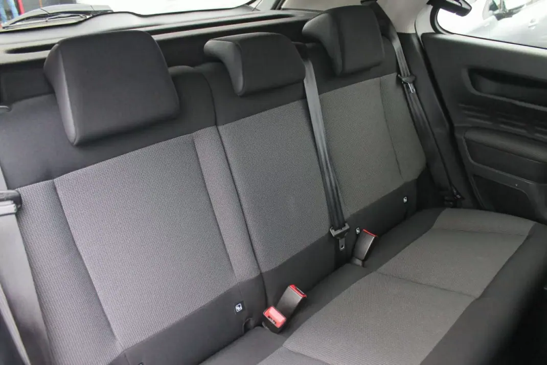Citroën C4 Cactus 2015 - 11500 EUR, 172000 km - AUTO.MOTO.pt - 172000km - foto 9 de 13