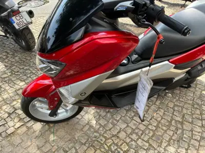 Yamaha NMAX 2016 - 2350 EUR, 7993 km - AUTO.MOTO.pt - 7993km - foto 7 de 11