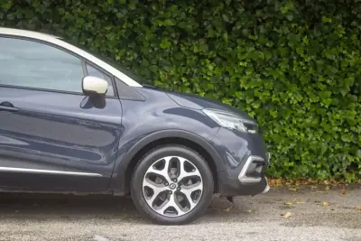 Renault Captur 2018 - 13900 EUR, 147700 km - AUTO.MOTO.pt - 147700km - foto 5 de 16