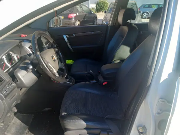 Chevrolet Captiva 2009 - 7000 EUR, 160000 km - AUTO.MOTO.pt - 160000km - foto 5 de 13