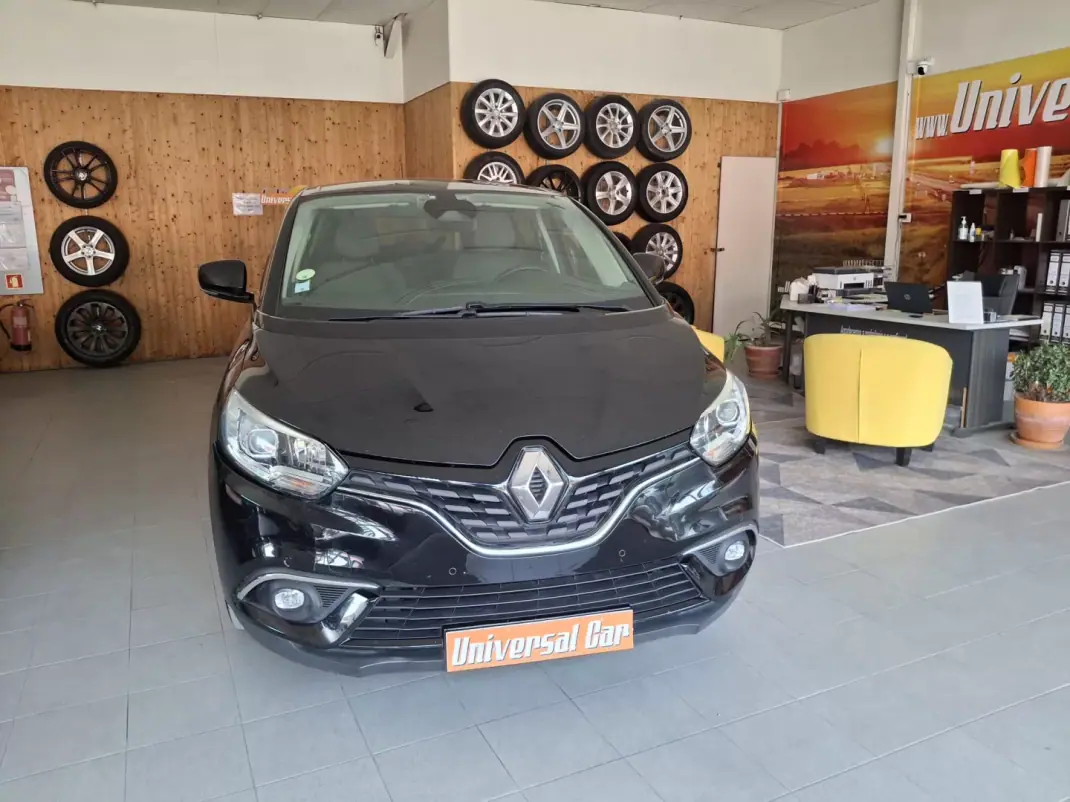 Renault Grand Scénic 2019 - 16700 EUR, 173000 km - AUTO.MOTO.pt - 173000km - foto 2 de 18