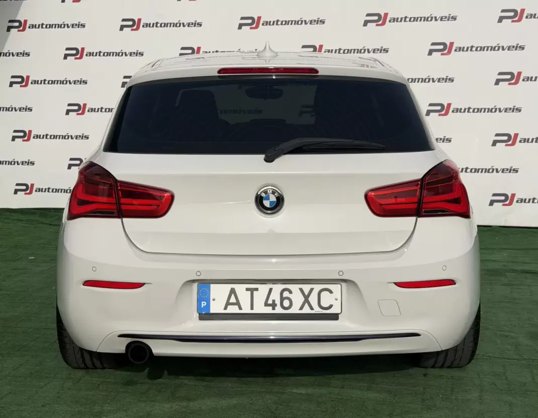 BMW 114 2015 - 11500 EUR, 241000 km - AUTO.MOTO.pt - 241000km - foto 7 de 20