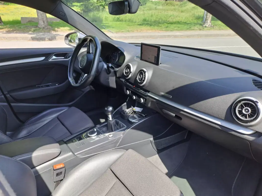 Audi A3 Sportback 2016 - 17990 EUR, 169000 km - AUTO.MOTO.pt - 169000km - foto 14 de 16