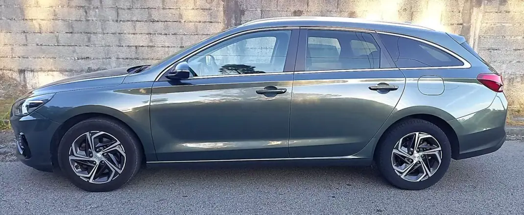 Hyundai i30 SW 2021 - 16250 EUR, 127464 km - AUTO.MOTO.pt - 127464km - foto 4 de 18