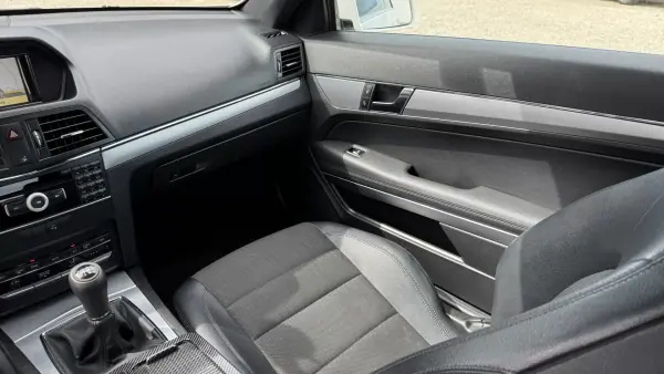 Mercedes-Benz E 250 2010 - 17000 EUR, 0 km - AUTO.MOTO.pt - foto 35 de 56