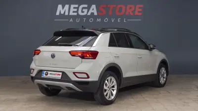 Volkswagen T-Roc 2025 - 24250 EUR, 11000 km - AUTO.MOTO.pt - 11000km - foto 7 de 41