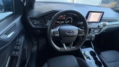 Ford Focus 2021 - 15400 EUR, 109000 km - AUTO.MOTO.pt - 109000km - foto 9 de 12