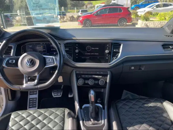 Volkswagen T-Roc 2021 - 27900 EUR, 147900 km - AUTO.MOTO.pt - 147900km - foto 15 de 17