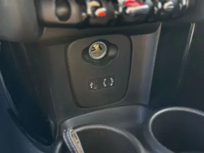 MINI One 2017 - 13500 EUR, 95900 km - AUTO.MOTO.pt - 95900km - foto 19 de 28