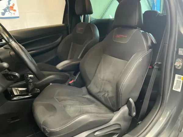 Citroën DS3 2016 - 7990 EUR, 135000 km - AUTO.MOTO.pt - 135000km - foto 6 de 14