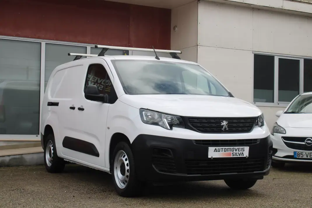 Peugeot Partner 1.5 BlueHDI Longa c/Barras Tejadilho 2021 - 13990 EUR, 181000 km - AUTO.MOTO.pt - 181000km - foto 6 de 19