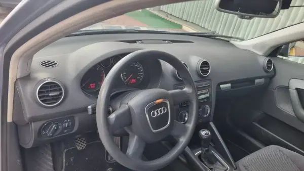Audi A3 Sportback 2004 - 3990 EUR, 335808 km - AUTO.MOTO.pt - 335808km - foto 9 de 16