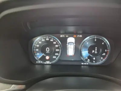 Volvo V60 2021 - 31800 EUR, 74884 km - AUTO.MOTO.pt - 74884km - foto 19 de 34