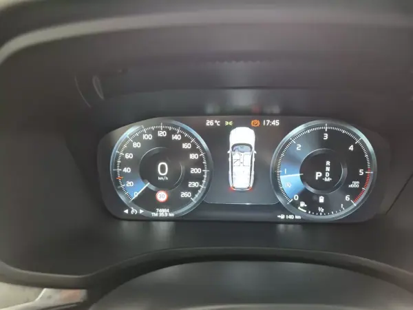 Volvo V60 2021 - 31800 EUR, 74884 km - AUTO.MOTO.pt - 74884km - foto 19 de 34