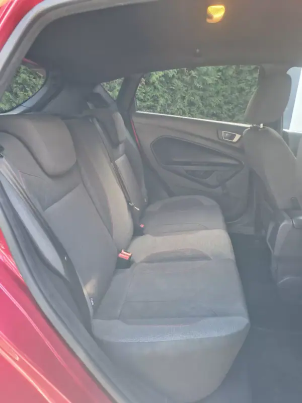 Ford Fiesta 2017 - 10750 EUR, 128000 km - AUTO.MOTO.pt - 128000km - foto 19 de 23