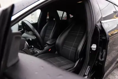 Mercedes-Benz CLA 180 2015 - 15900 EUR, 158000 km - AUTO.MOTO.pt - 158000km - foto 16 de 26