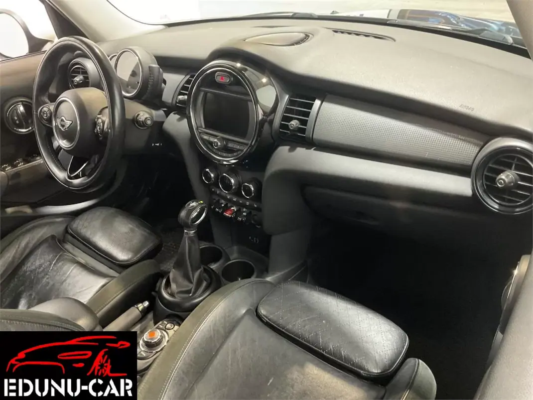 MINI 5 Portas 2015 - 12950 EUR, 229000 km - AUTO.MOTO.pt - 229000km - foto 9 de 15