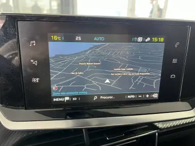 Peugeot e-2008 2022 - 21600 EUR, 30171 km - AUTO.MOTO.pt - 30171km - foto 12 de 24