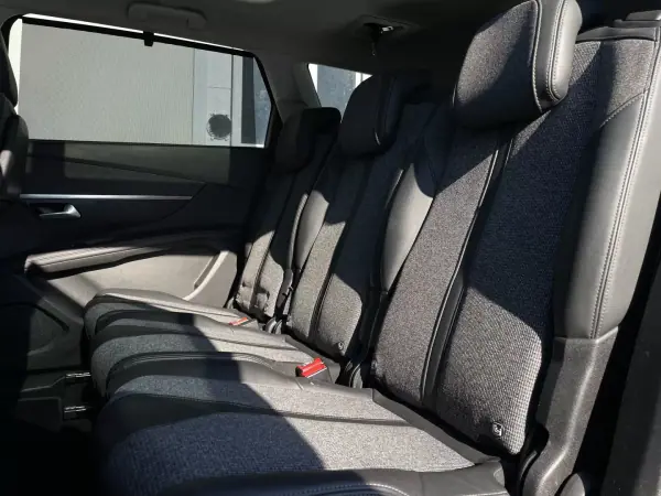 Peugeot 5008 2019 - 15490 EUR, 228000 km - AUTO.MOTO.pt - 228000km - foto 6 de 42