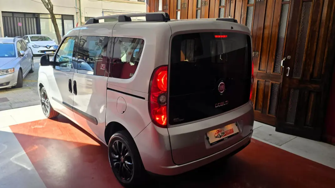 Fiat Doblo 2013 - 7750 EUR, 220583 km - AUTO.MOTO.pt - 220583km - foto 6 de 33