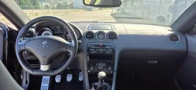 Peugeot RCZ 2014 - 15750 EUR, 213000 km - AUTO.MOTO.pt - 213000km - foto 16 de 31