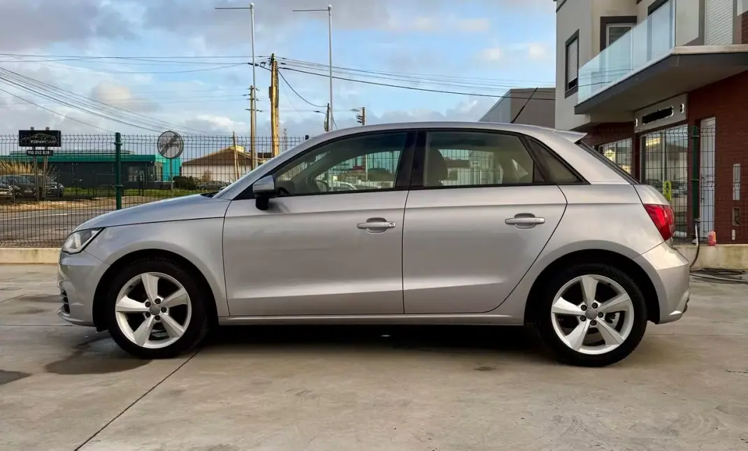 Audi A1 Sportback 2015 - 13490 EUR, 189500 km - AUTO.MOTO.pt - 189500km - foto 8 de 30