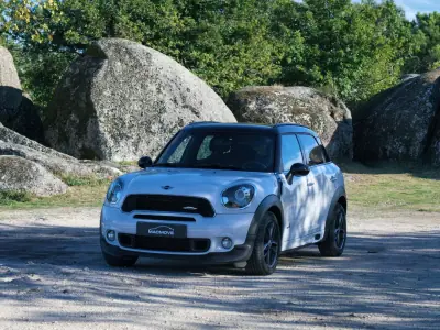 MINI Countryman 2013 - 15990 EUR, 153500 km - foto 3 de 12