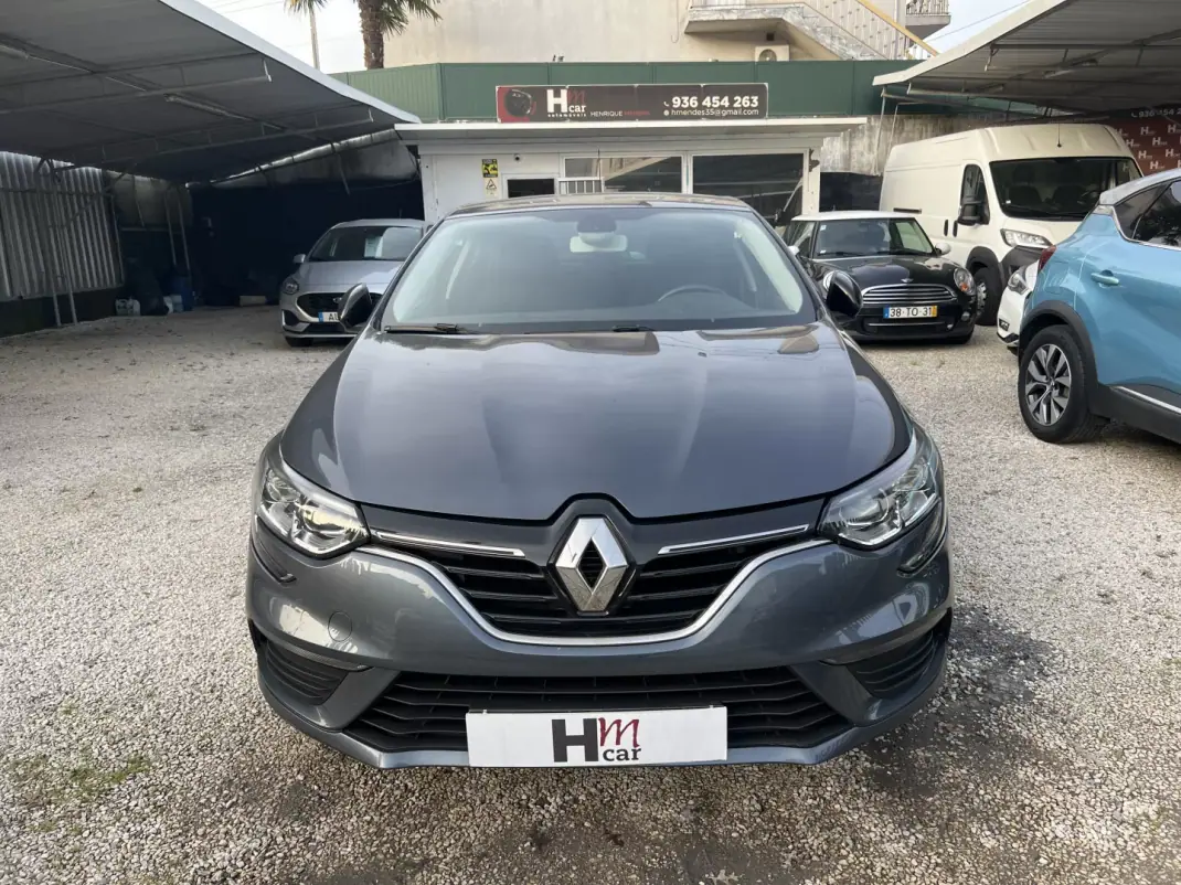 Renault Mégane 2020 - 14900 EUR, 142500 km - AUTO.MOTO.pt - 142500km - foto 1 de 16