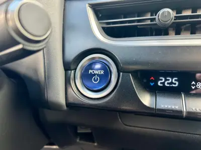 Lexus UX 250h 2021 - 31990 EUR, 54656 km - AUTO.MOTO.pt - 54656km - foto 8 de 16