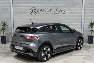 Renault Mégane E-Tech 2023 - 20950 EUR, 72823 km - AUTO.MOTO.pt - 72823km - foto 6 de 37