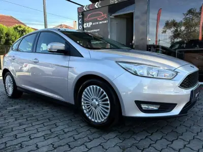 Ford Focus 2018 - 13900 EUR, 114000 km - AUTO.MOTO.pt - 114000km - foto 3 de 16