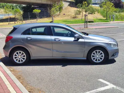 Mercedes-Benz A 180 2013 - 11780 EUR, 215000 km - AUTO.MOTO.pt - 215000km - foto 8 de 39
