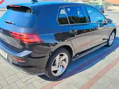 Volkswagen Golf 2023 - 28000 EUR, 40000 km - AUTO.MOTO.pt - 40000km - foto 4 de 10