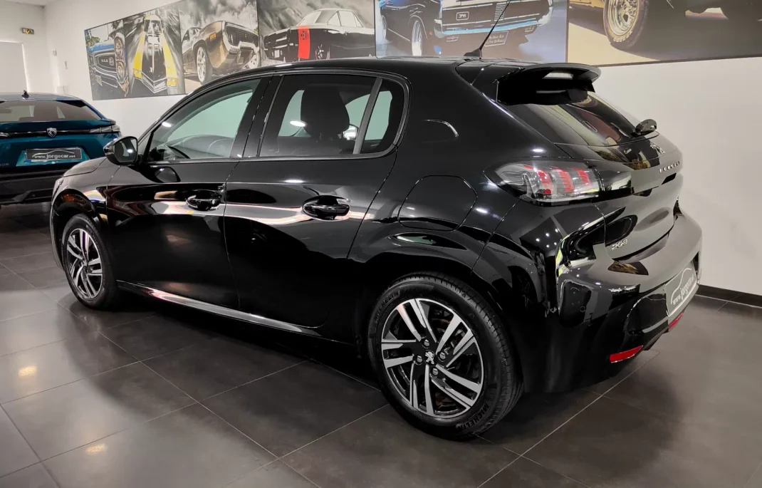 Peugeot 208 2022 - 13990 EUR, 60000 km - AUTO.MOTO.pt - 60000km - foto 3 de 52